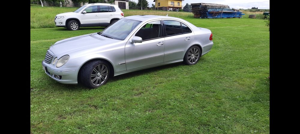 Mercedes-Benz E220