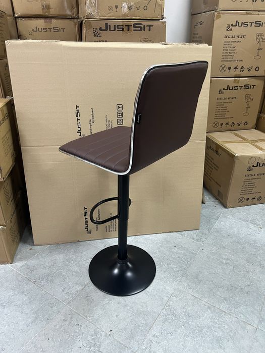 Барний стілець Hoker Just Sit Estero-коричневий