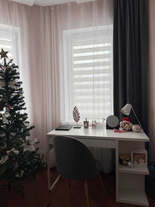 Продам стіл білий