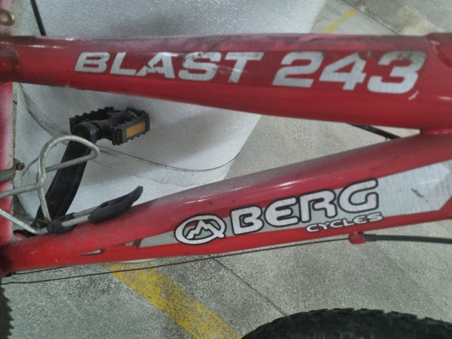 Bicicleta Berg Blast 243