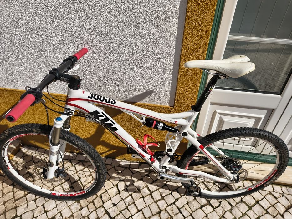 Bicicleta KTM SCORE RC 4.0