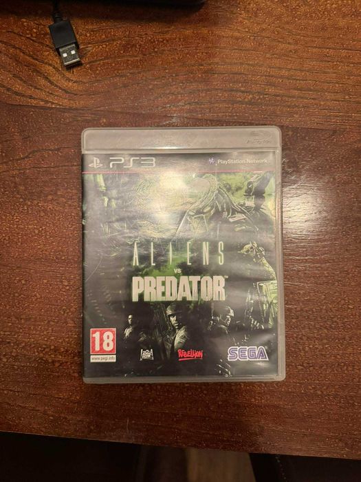 2. Aliens vs Predator (AVP