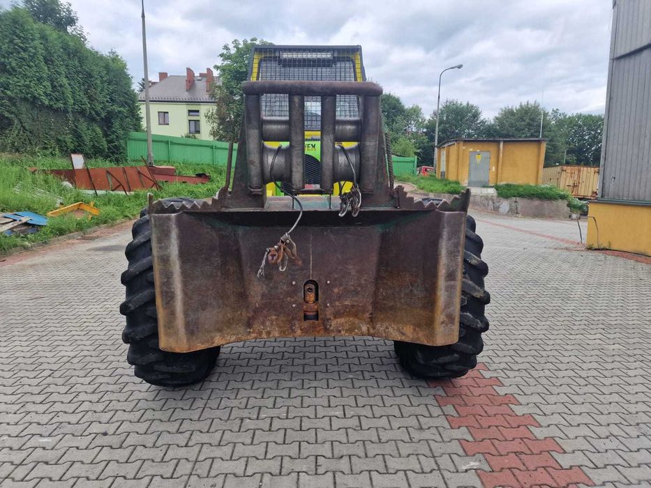 LKT 82 Skider do lasu
