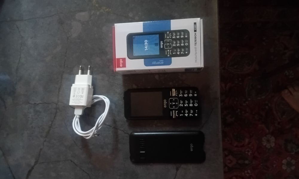 Продам мобільний телефон ergo E 281