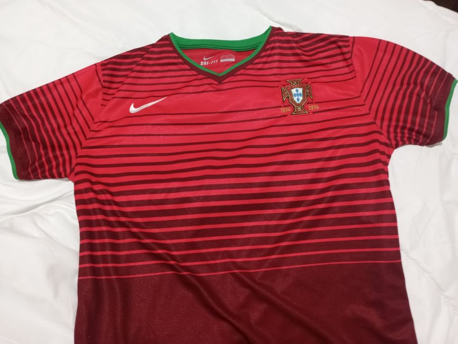Camisa oficial da Seleção Portuguesa de Futebol.