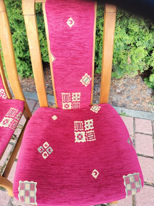 Krzesła dębowe 12 szt  używane