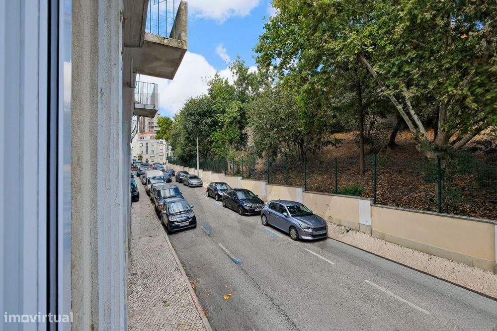 Apartamento T3 Remodelado no Areeiro