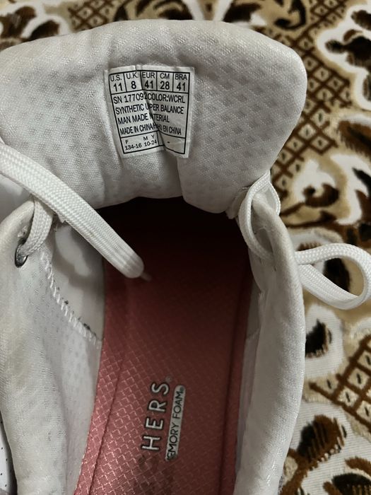 Продаю кросівки  Skechers