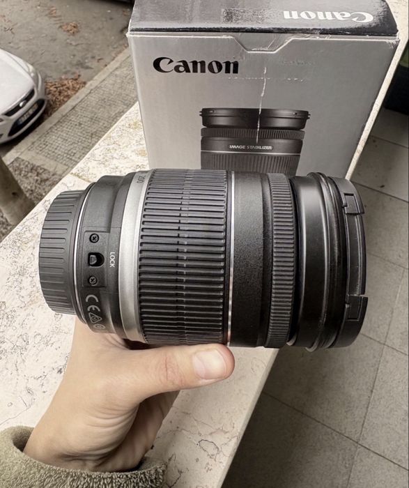 Canon EF 18-200mm f/3.5-5.6 IS