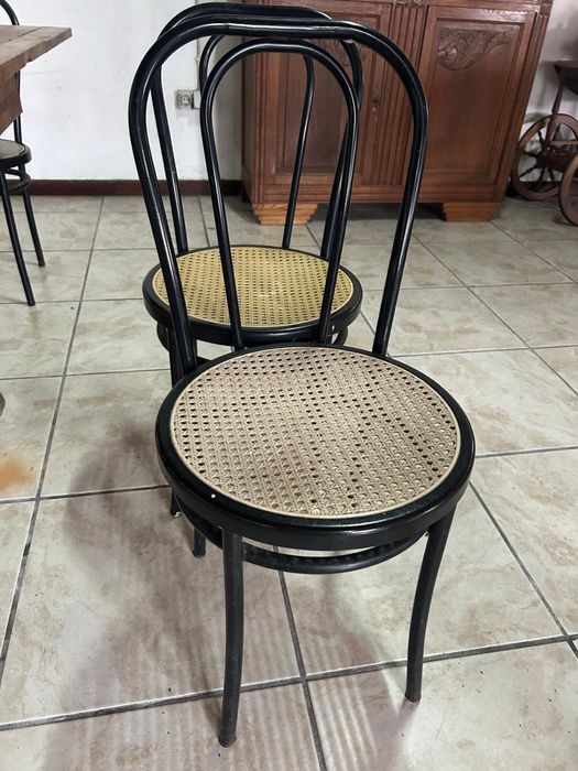 Mesa retangular com 4 cadeiras