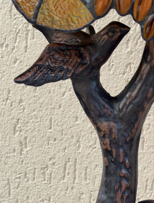 Lampa witrażowa z ptakami i kiśćmi winogron
