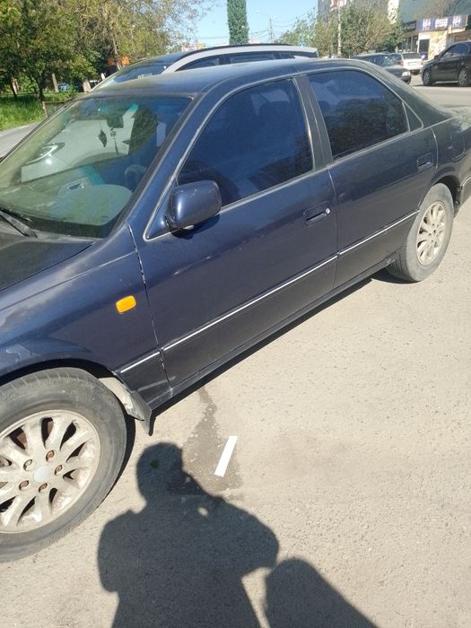 Продам Toyota Camry 2.2
