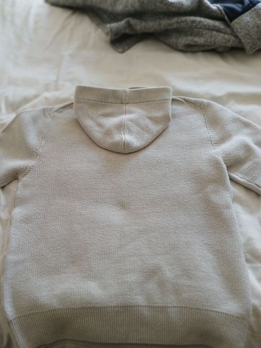 Bluza z kapturem marki ZARA.  Rozmiar L.