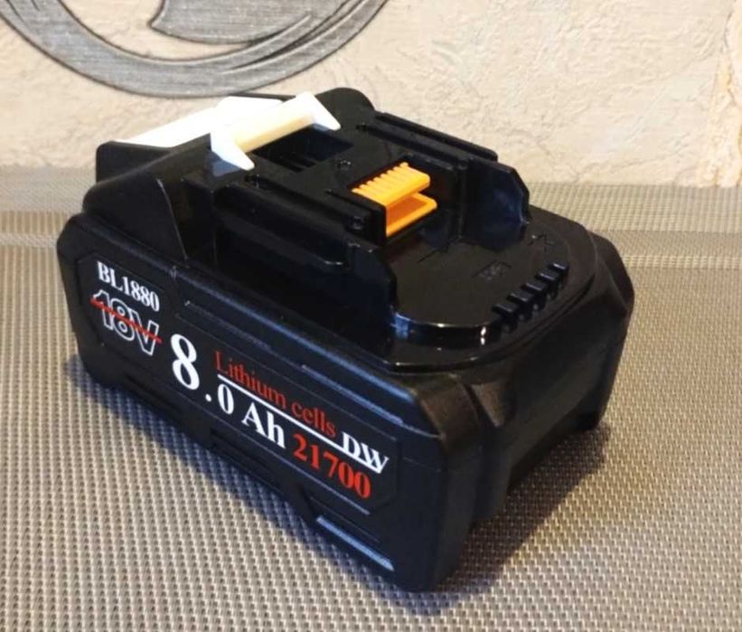 Акумулятор Makita 8 ампер 21700 потужний з балансуванням.