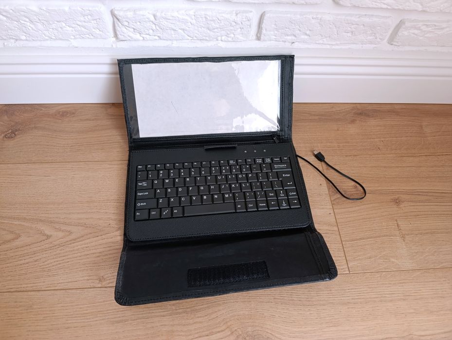 Чохол клавіатура для планшета в чохлі