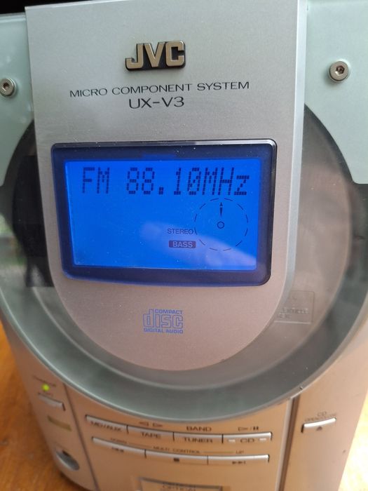 Миницентр JVC (cd,fm,aux)