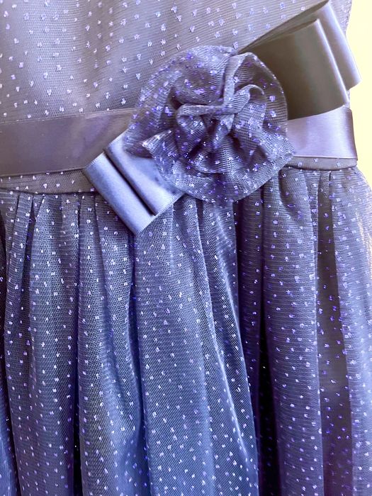 Плаття шикарного кольору! На зріст близько 150 см (10-11 років)