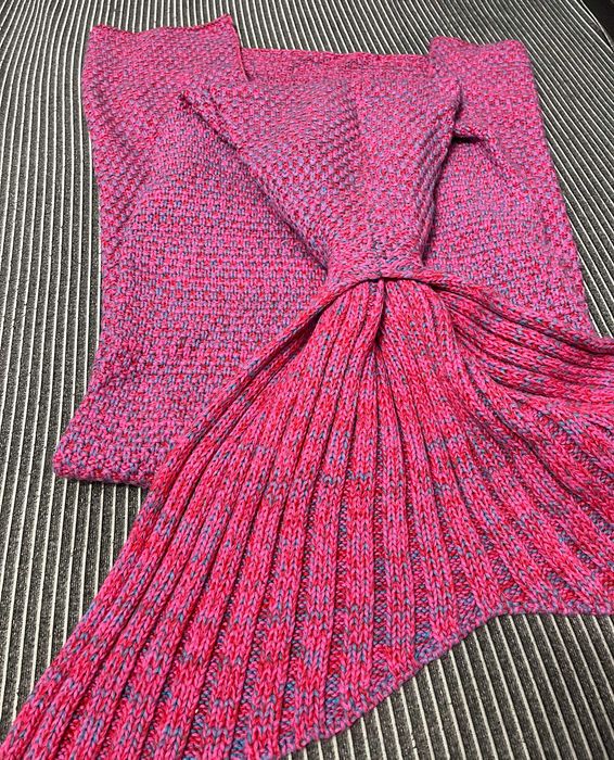 Koc syrenka syreni ogon róż gruby ciepły