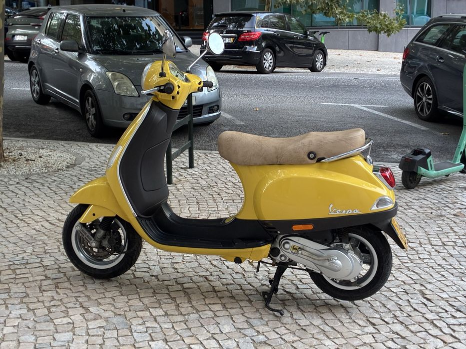 Vespa LX 50 Two-Stroke with 11,000 km