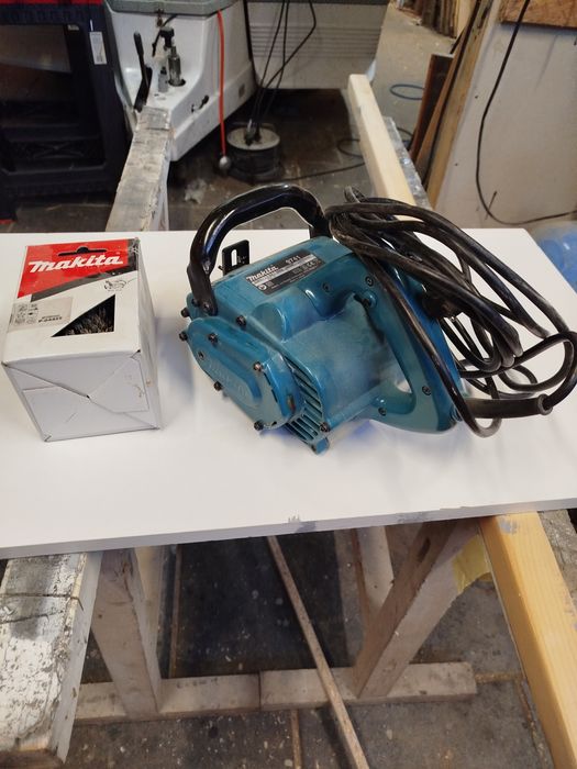 Sprzedam postarzarkę Makity do drewna