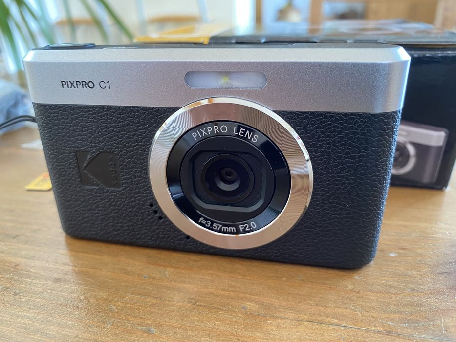Kodak PixPro C1 z akcesoriami