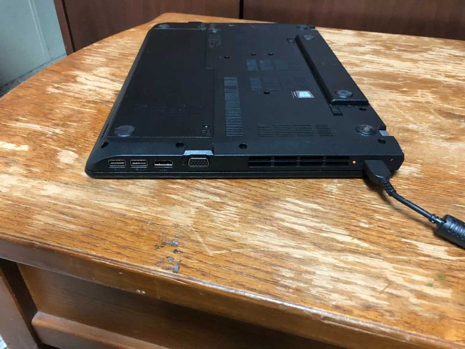 Lenovo ThinkPad E570 15.6" i5-6200U 8gb 500gb акб 89%