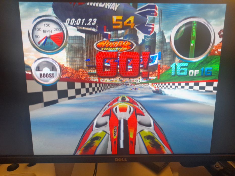 Dreamcast japonesa (60Hz) c/ fonte RetroPSU externa (europeia)