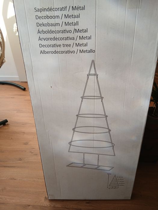 Arvore de natal em ferro preto com 1.27 x 53 cm