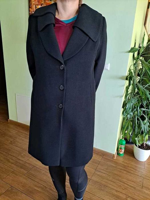 Elegancki Czarny płaszcz 54