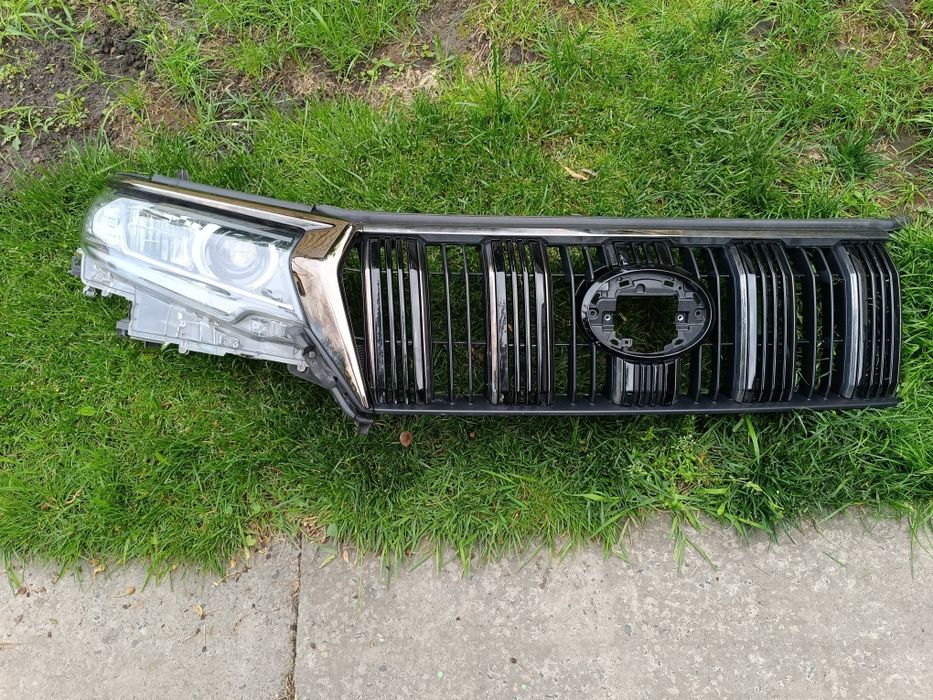 Фара права Toyota Prado 150