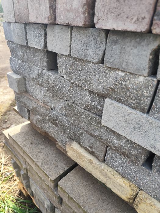 Cegła dekoracyjna palisada łupana antyk