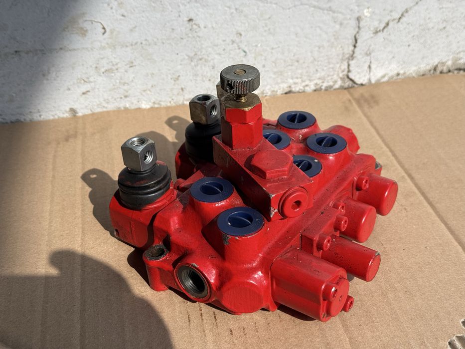 Rozdzielacz hydrauliczny Unia Tytan , Apollo