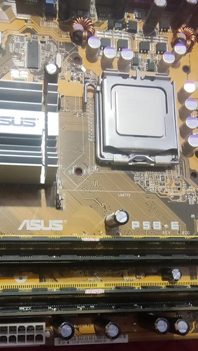 Материнська плата "ASUS P5B-E"+ комплект