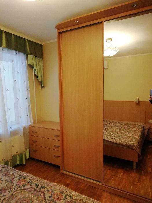 Оренда трикімнатної Дарницький район, вул. Григоренко, 11А