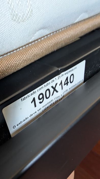 Cama de casal em ferro 190cm x 140cm