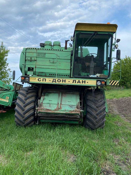 Продається комбайн зернозбиральний ДОН 1500Б 2010 рік + жатки
