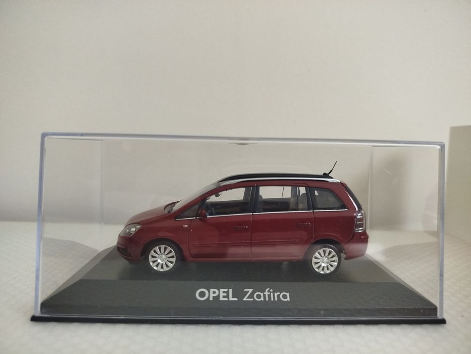 Miniatura Opel Zafira 1/43 Nova