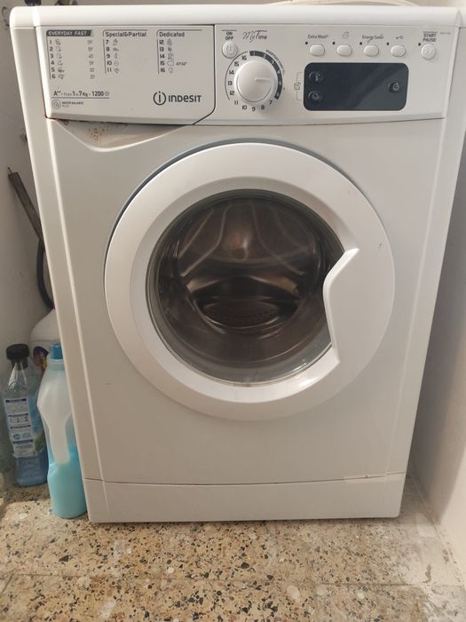 Máquina lavar roupa Indesit