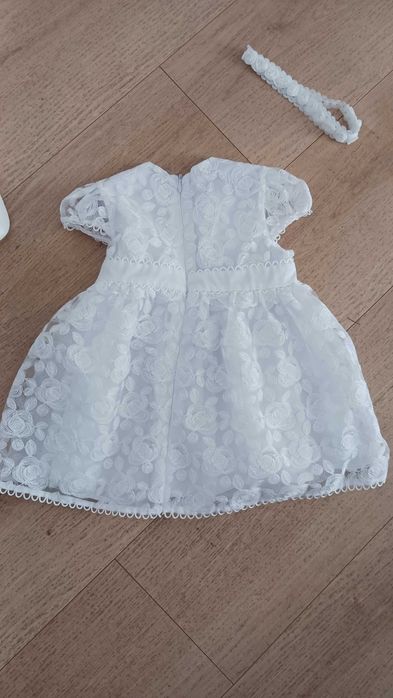 Ubranko do chrztu dla dziewczynki rozmiar 74
