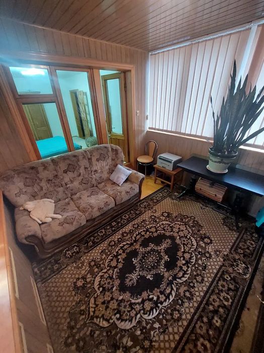 продаю 3 кімнатну квартиру  Центральний район сертифікат