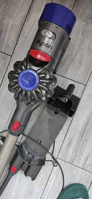 Dyson v8 absolute
