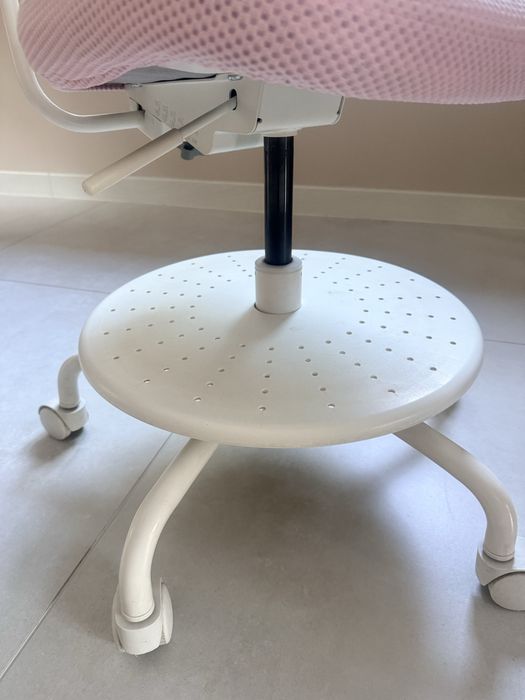 Krzesło do biurka dziecięce