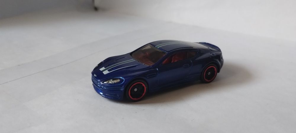 Hot Wheels Aston Martin One-77 — Оригінал (Exotic Supercar)