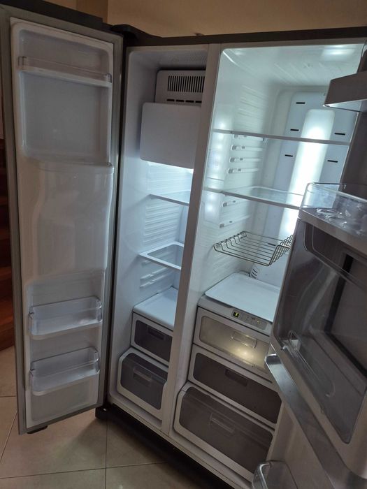 Lodówka Samsung Side by Side w całości lub na części