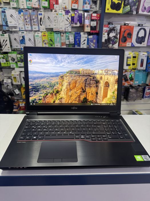 Fujitsu 15,6” intel i7-10850h ram 32gb ssd 512gb nvidia quadro t1000
