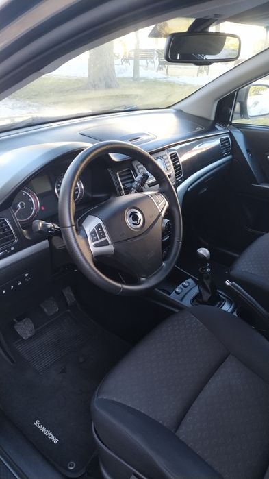 Автомобіль Санйонг Корандо