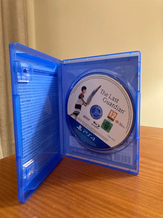 Jogos PS4 Last Guardian e Nier Replicant