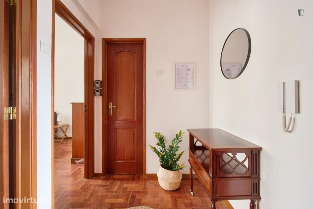 Quarto - localizado em Entrecampos Lisbon