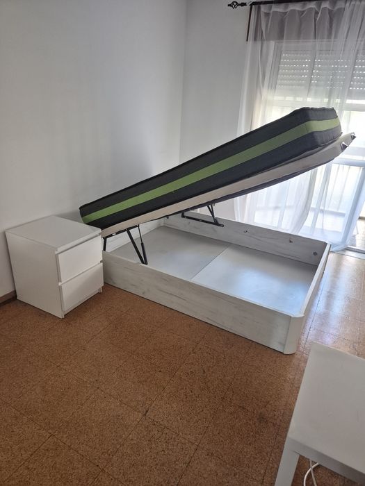 QUARTO COM VARANDA junto ao comboio