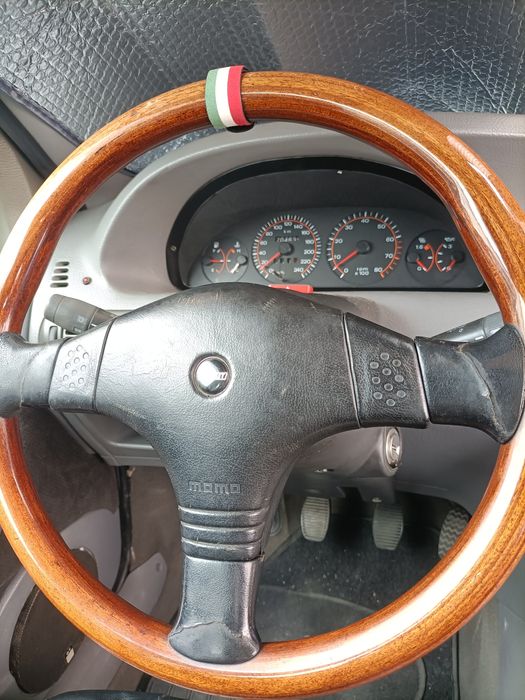 Volante Momo Madeira Fiat Punto + buzinas universais